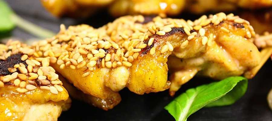 Brochettes de poulet aux amandes