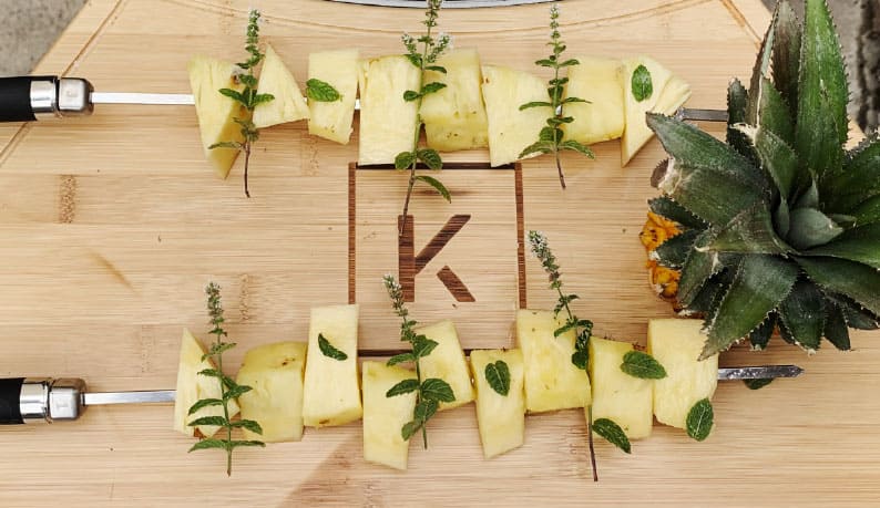 Brochetas de piña