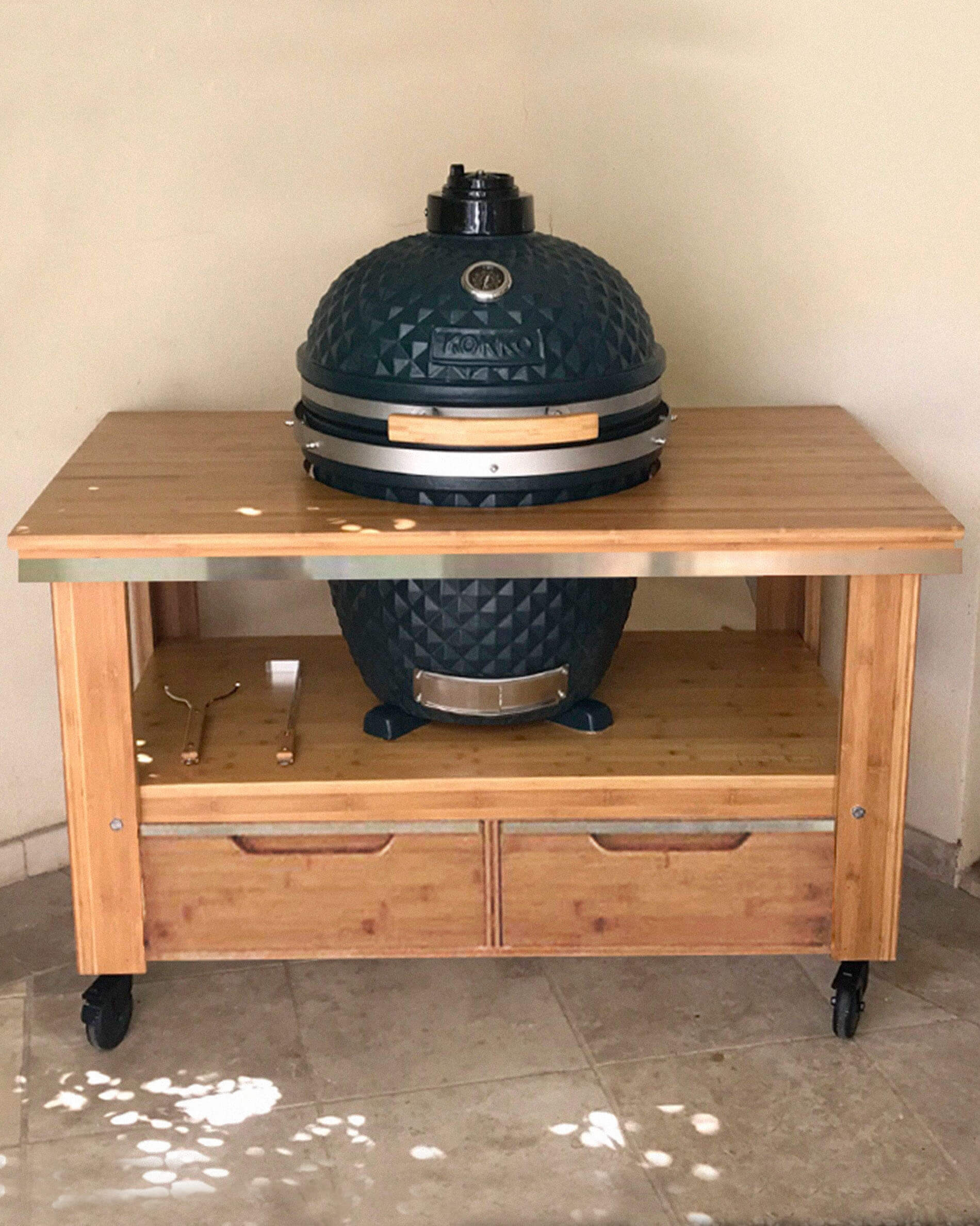 Carro de madera con cajones