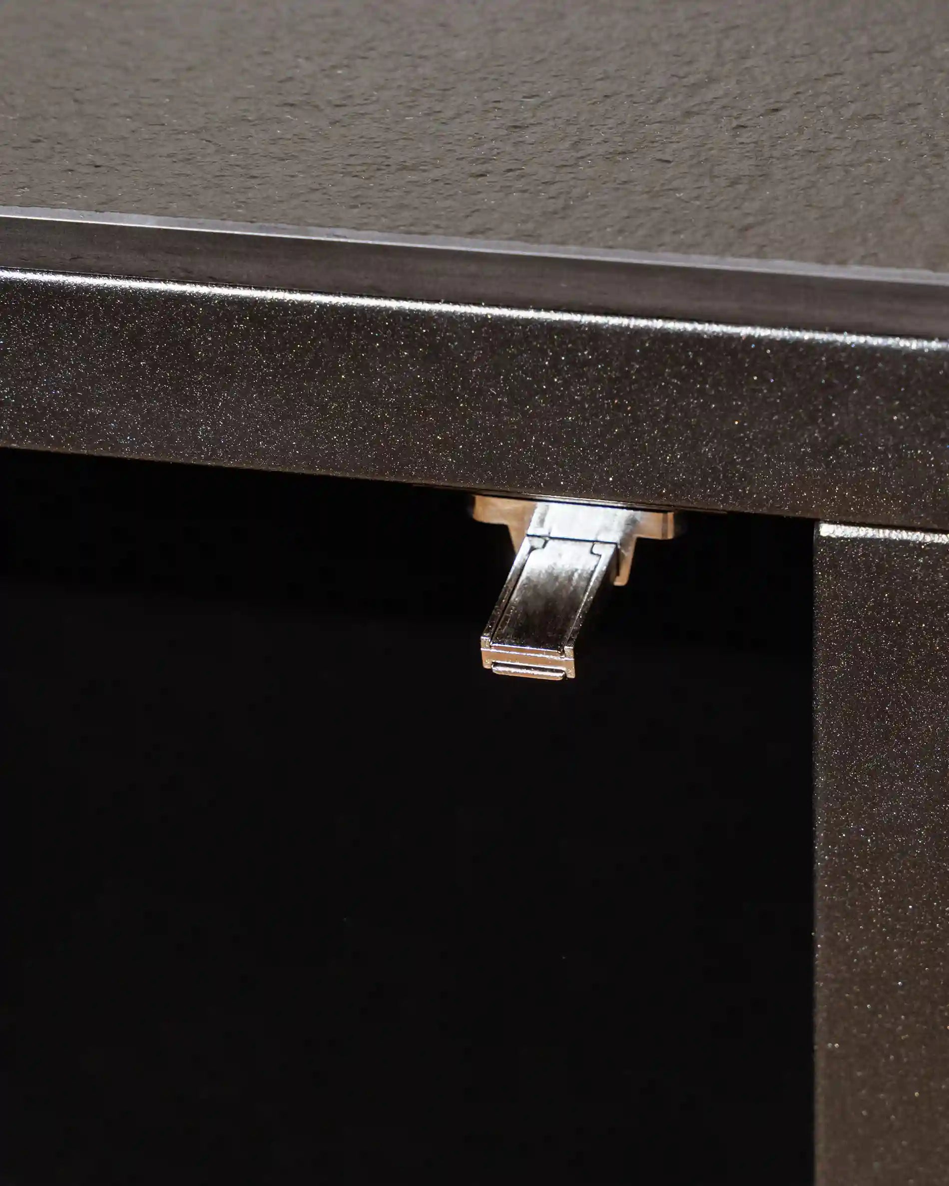 Detalle de la encimera de la cocina exterior Kokko.
