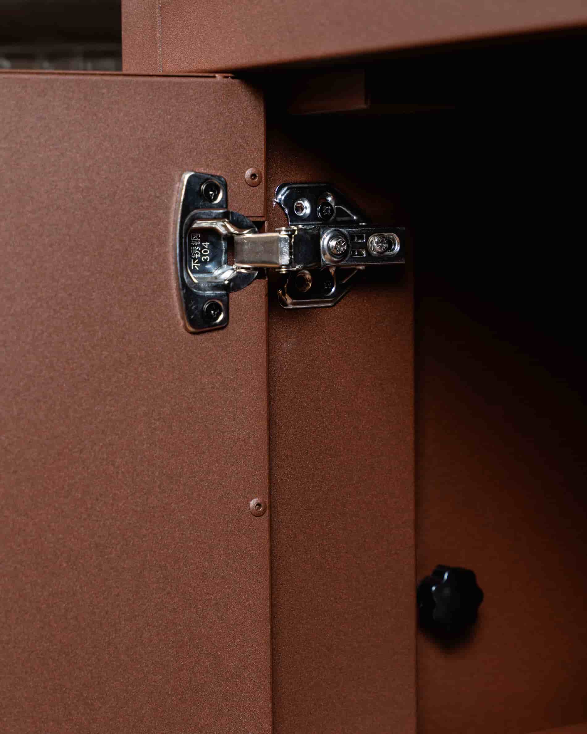 Bisagra del mueble de almacenaje de la cocina exterior Pilotis Kokko