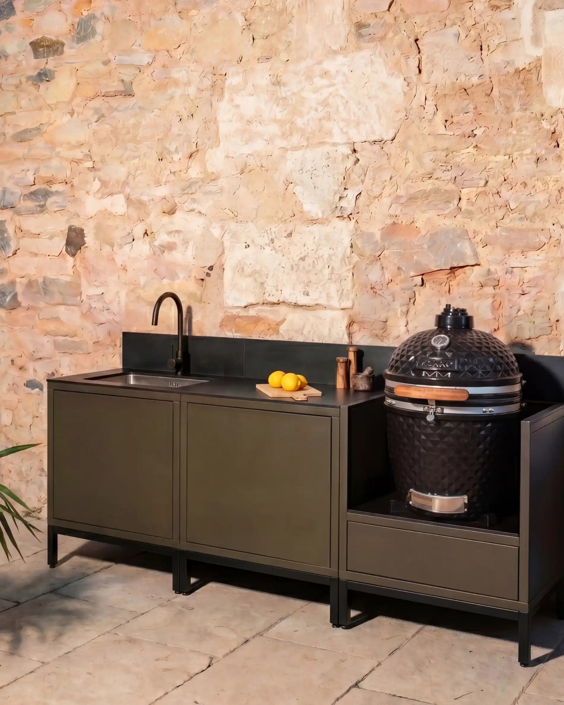 Cocina exterior PILOTIS - 3 módulos con fregadero para Kokko
