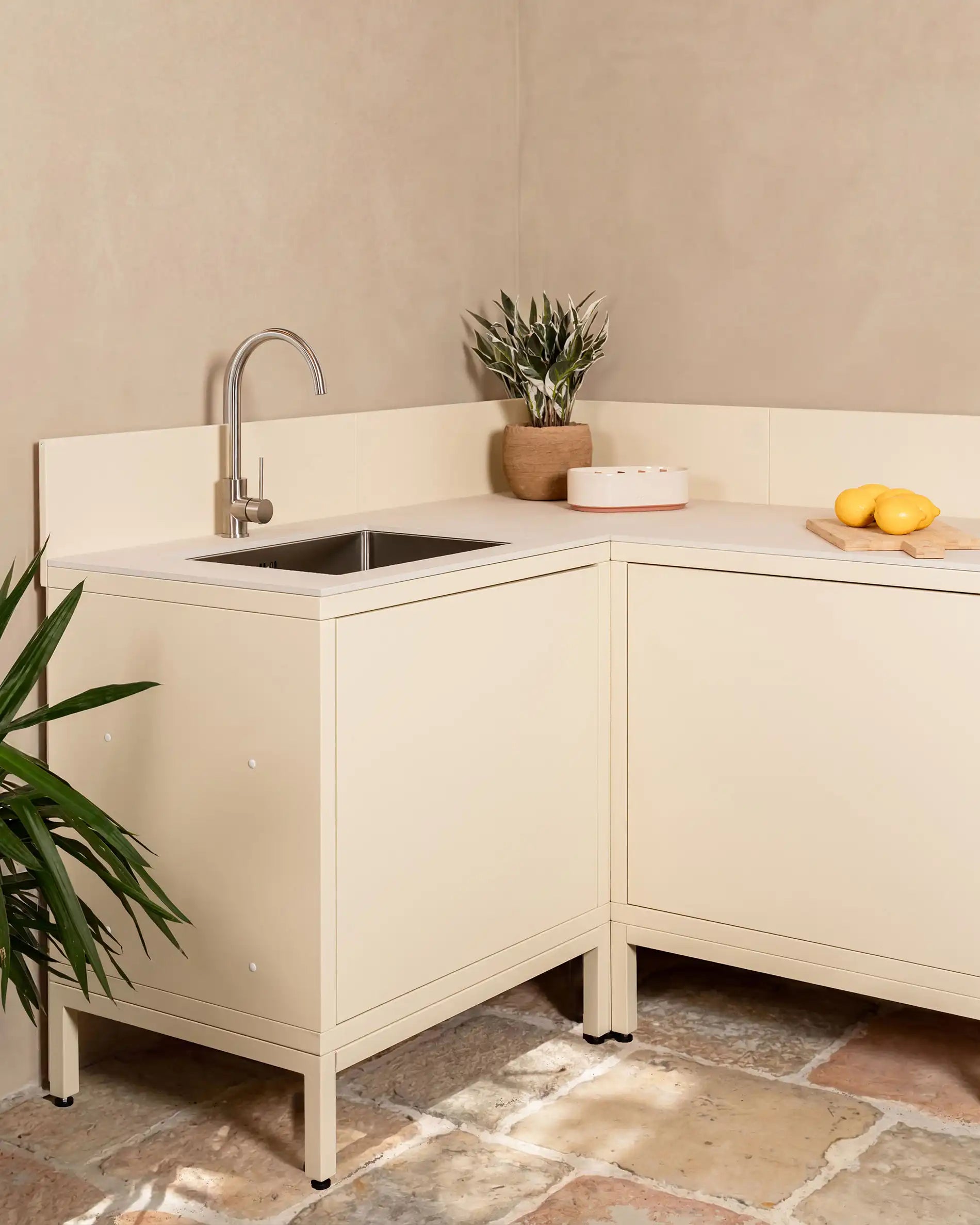 Mueble esquinero de cocina exterior PILOTIS