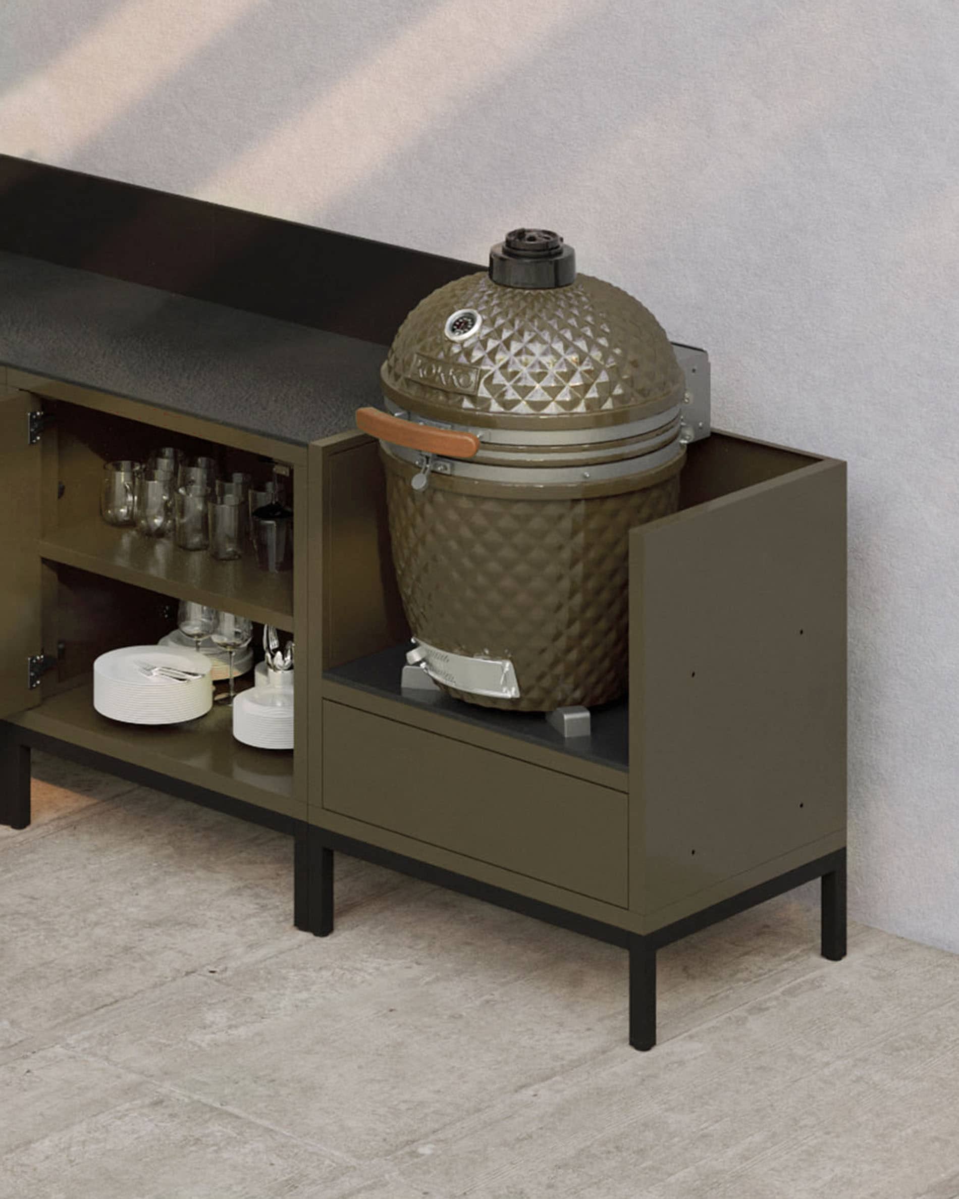 Set de velas Totem S de cerámica multicolor: verde agua citronela & eucalipto, azul marino citronela & sal marina, rojo óxido citronela & geranio, marrón tierra de Siena citronela & flor de azahar, beige marfil citronela & limón.