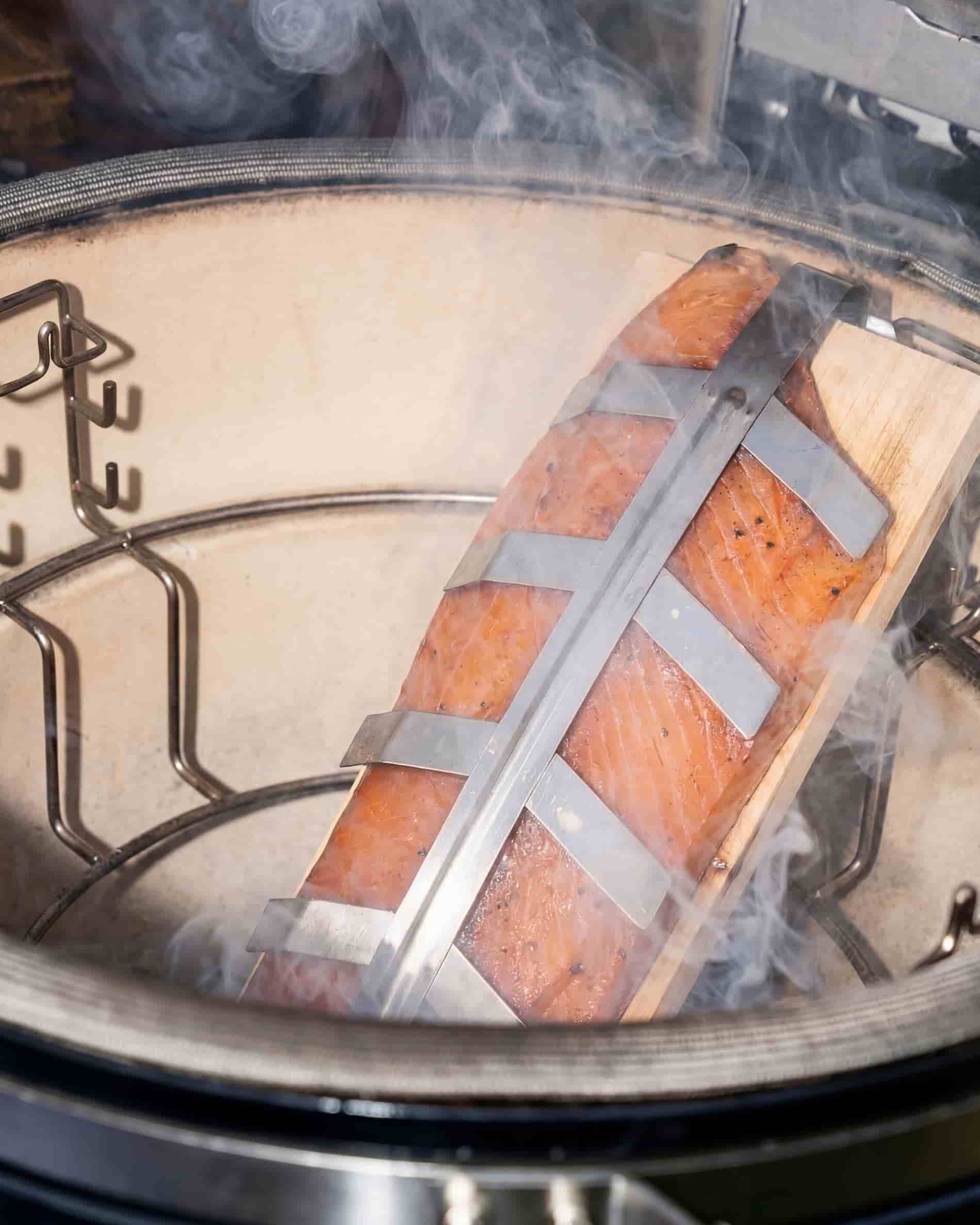 Tabla de ahumado para salmón