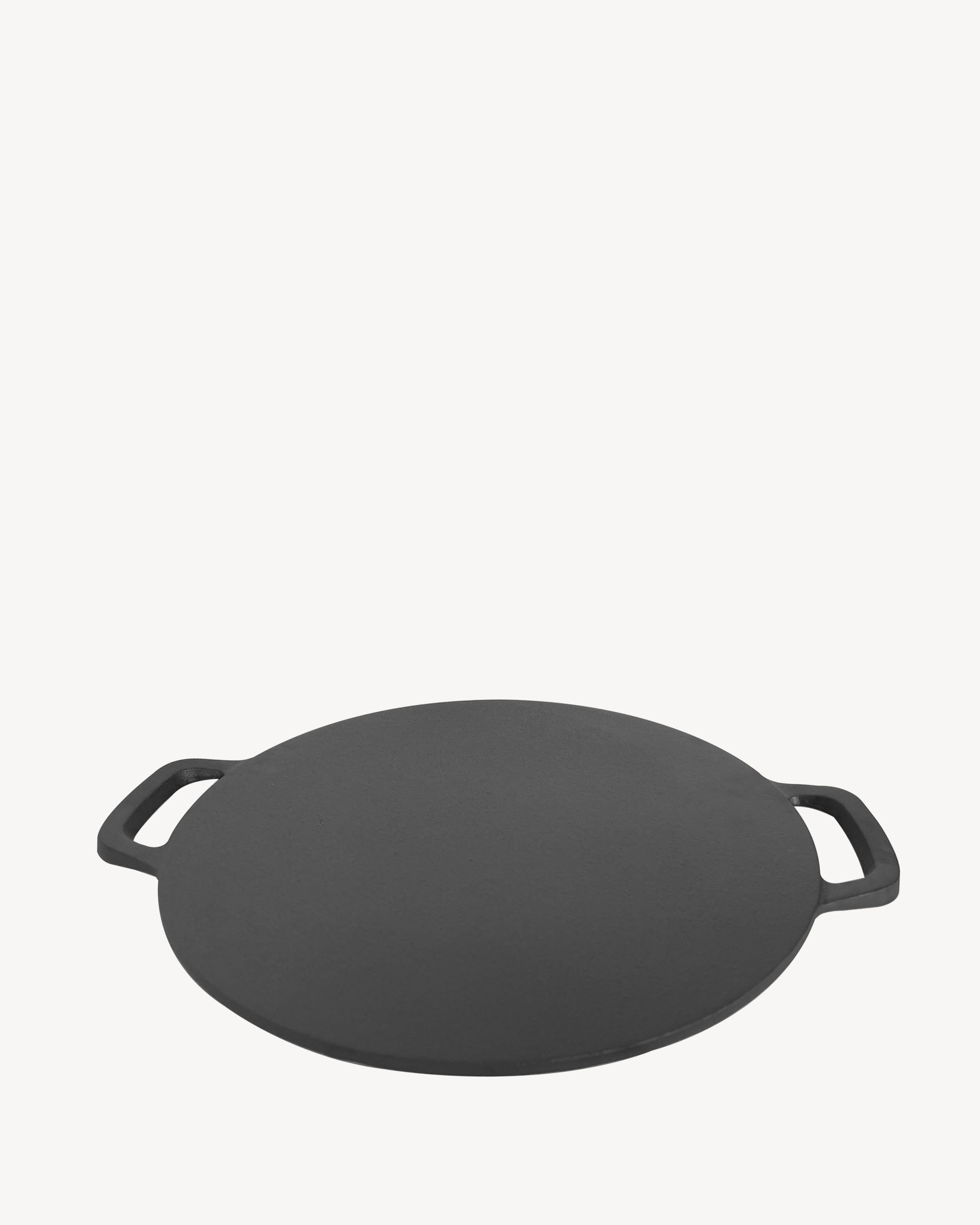 Plancha redonda lisa de hierro fundido para cocinar en kamado.